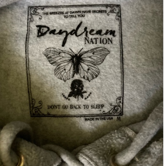 NWT REVOLVE Daydream Nation “Friday I'm in Love” Pullover Rain Cloud Grey Medium - Picture 9 of 10